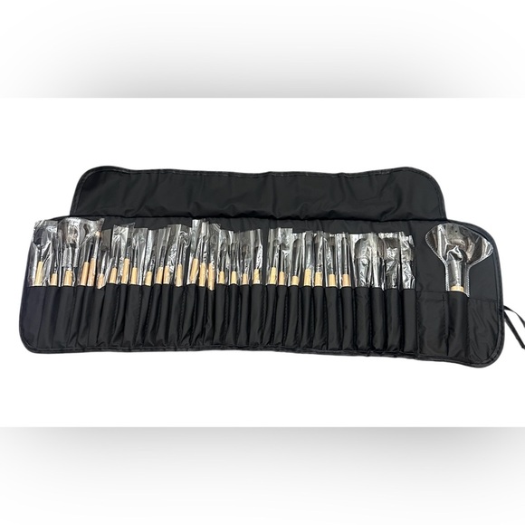 Yuwaku 34 Piece Makeup Brush SET - Travel MUA - Glam - Eyeshadow - Highlighter - Picture 1 of 5